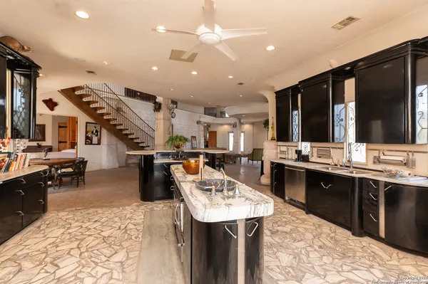 $7,500,000 | 350 Ridgeview Drive, Pleasanton, TX 78064