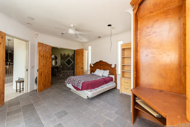 $7,500,000 | 350 Ridgeview Drive, Pleasanton, TX 78064