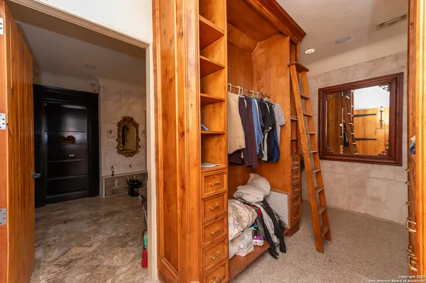 $7,500,000 | 350 Ridgeview Drive, Pleasanton, TX 78064