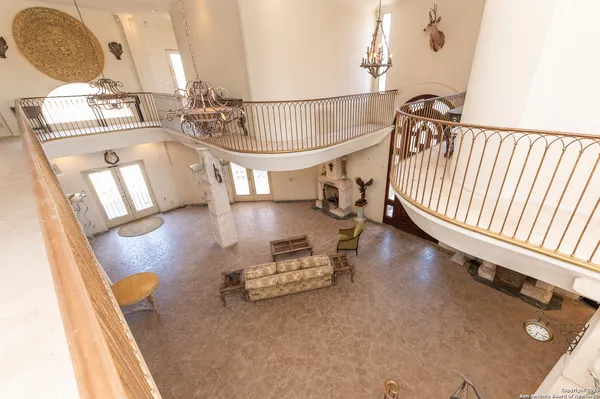 $7,500,000 | 350 Ridgeview Drive, Pleasanton, TX 78064