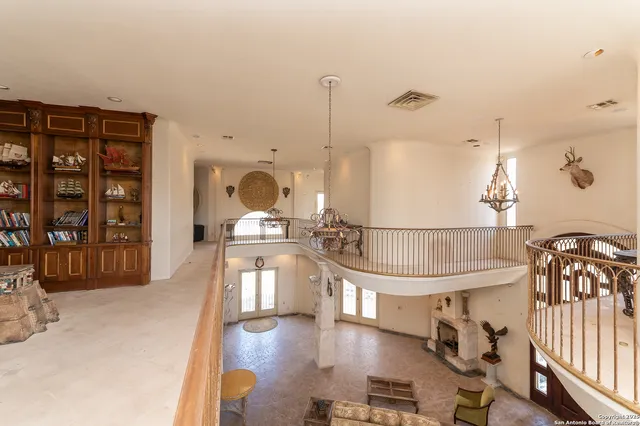 $7,500,000 | 350 Ridgeview Drive, Pleasanton, TX 78064