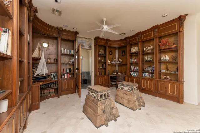 $7,500,000 | 350 Ridgeview Drive, Pleasanton, TX 78064