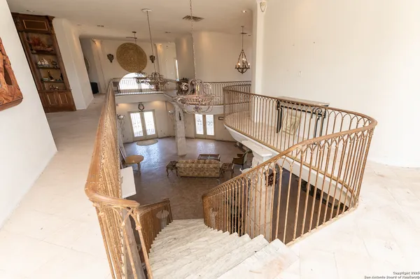 $7,500,000 | 350 Ridgeview Drive, Pleasanton, TX 78064