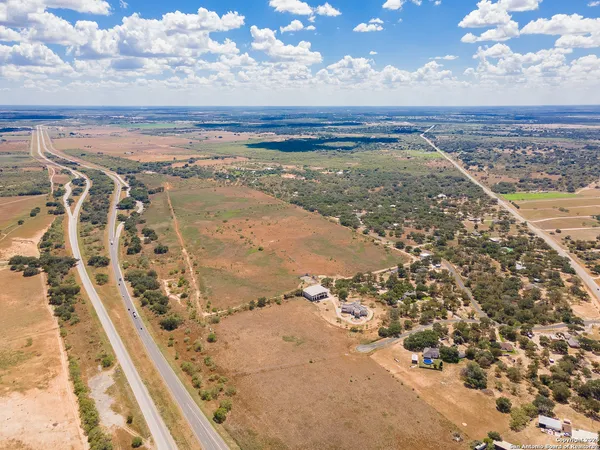 $7,500,000 | 350 Ridgeview Drive, Pleasanton, TX 78064