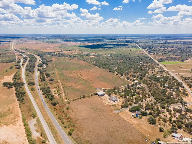 $7,500,000 | 350 Ridgeview Drive, Pleasanton, TX 78064