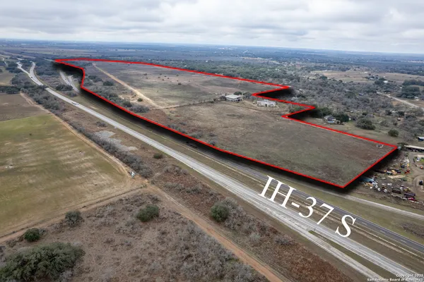 $7,500,000 | 350 Ridgeview Drive, Pleasanton, TX 78064
