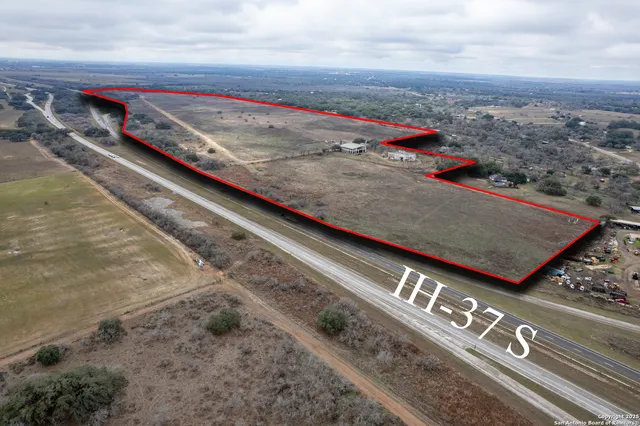 $7,500,000 | 350 Ridgeview Drive, Pleasanton, TX 78064