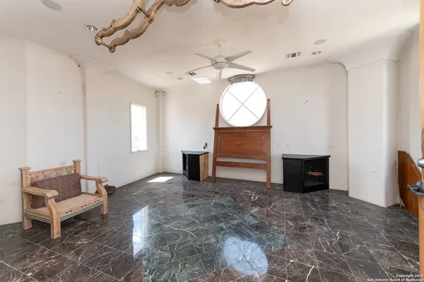 $7,500,000 | 350 Ridgeview Drive, Pleasanton, TX 78064