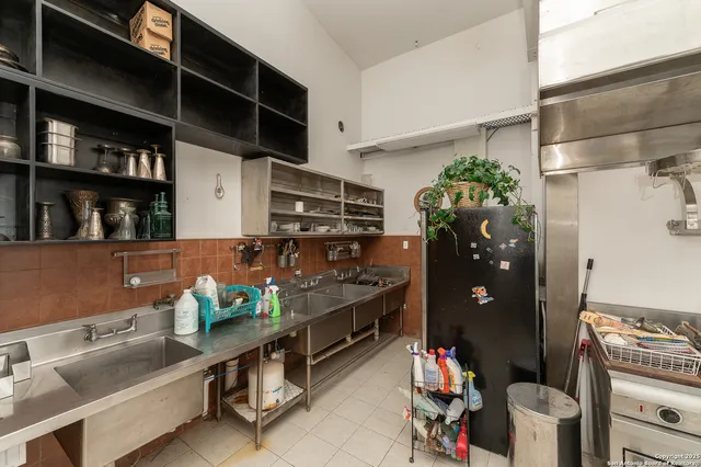 $7,500,000 | 350 Ridgeview Drive, Pleasanton, TX 78064