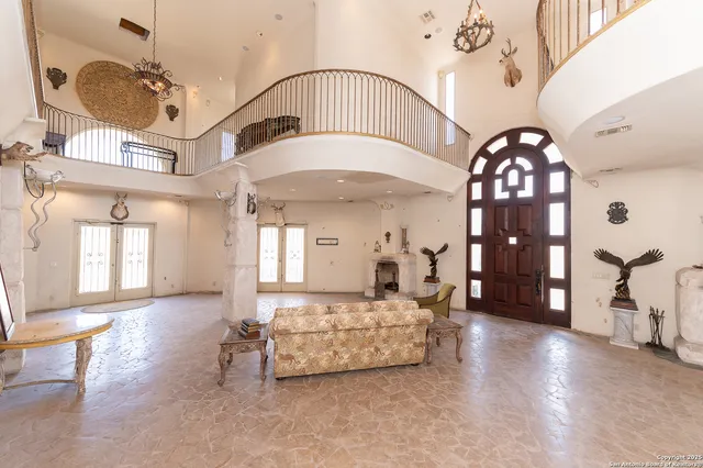 $7,500,000 | 350 Ridgeview Drive, Pleasanton, TX 78064