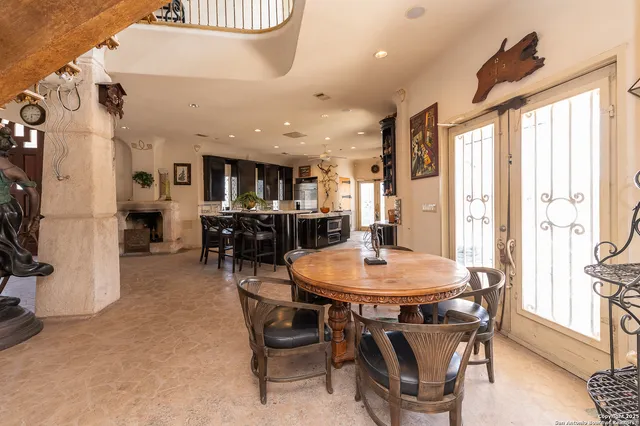 $7,500,000 | 350 Ridgeview Drive, Pleasanton, TX 78064