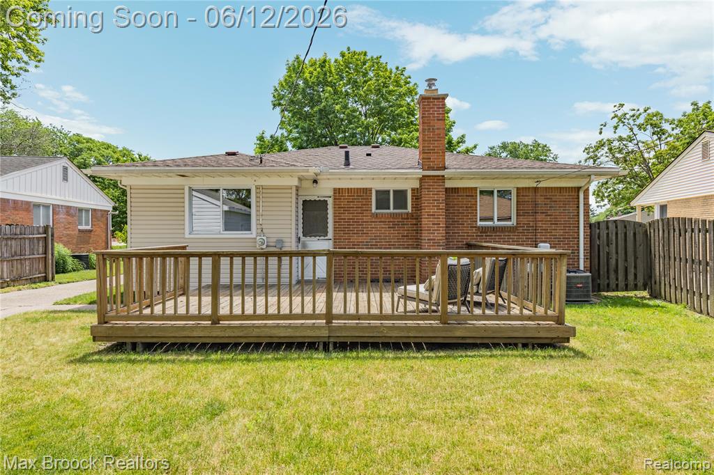 1918 Massoit Road Royal Oak, MI 48073 - Photo 26 of 36