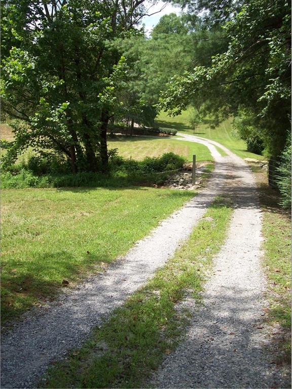 971 Abington Road Lenoir, NC 28645 - Photo 3 of 32 Gallery Image 3