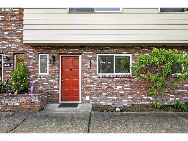$245,000 | 1702 Northeast Hogan Drive, Gresham, OR 97030