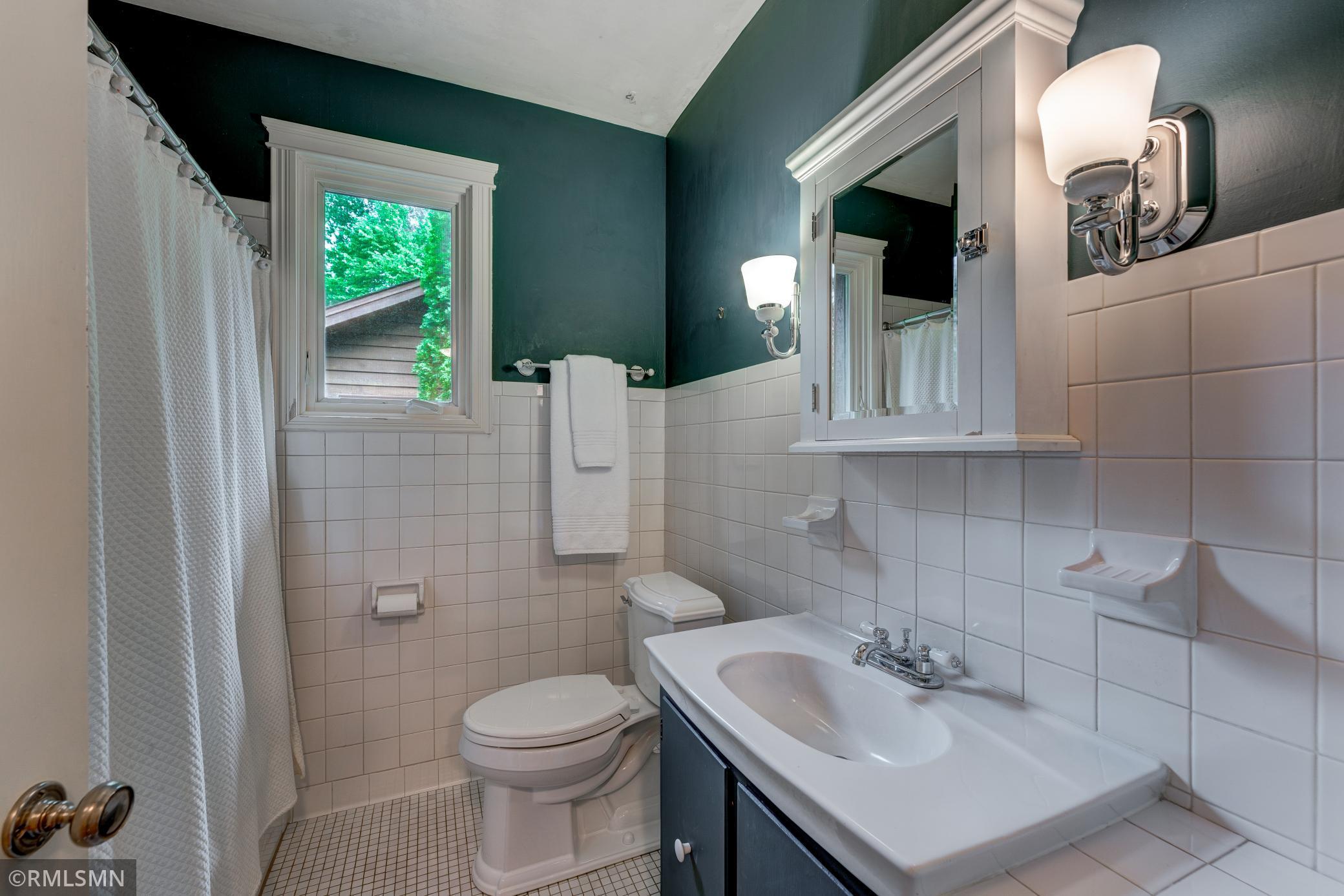 1706 Linner Road Minnetonka, MN 55391 - Photo 19 of 26