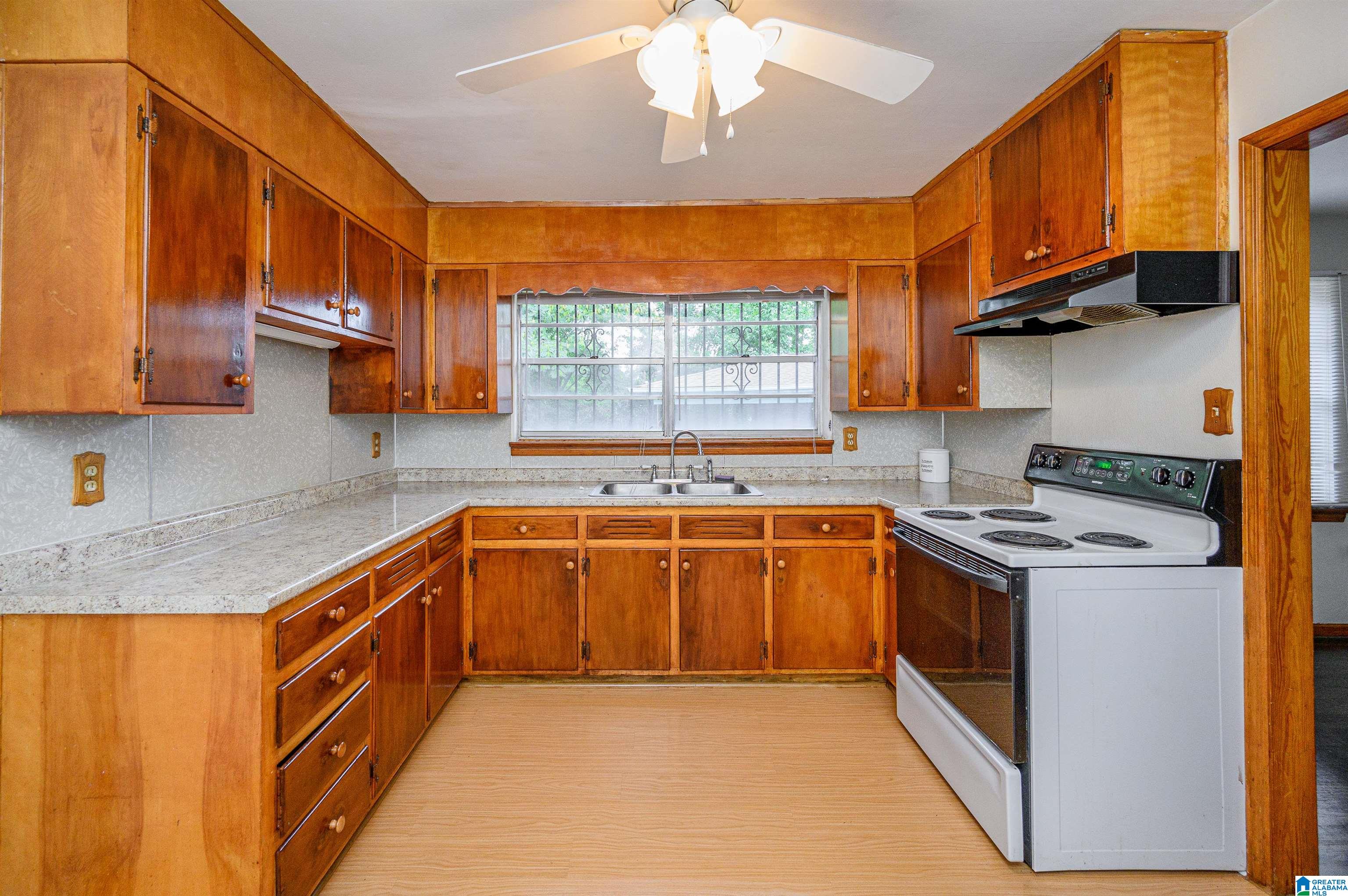 301 17th Avenue Southwest Birmingham, AL 35211 - Photo 9 of 35
