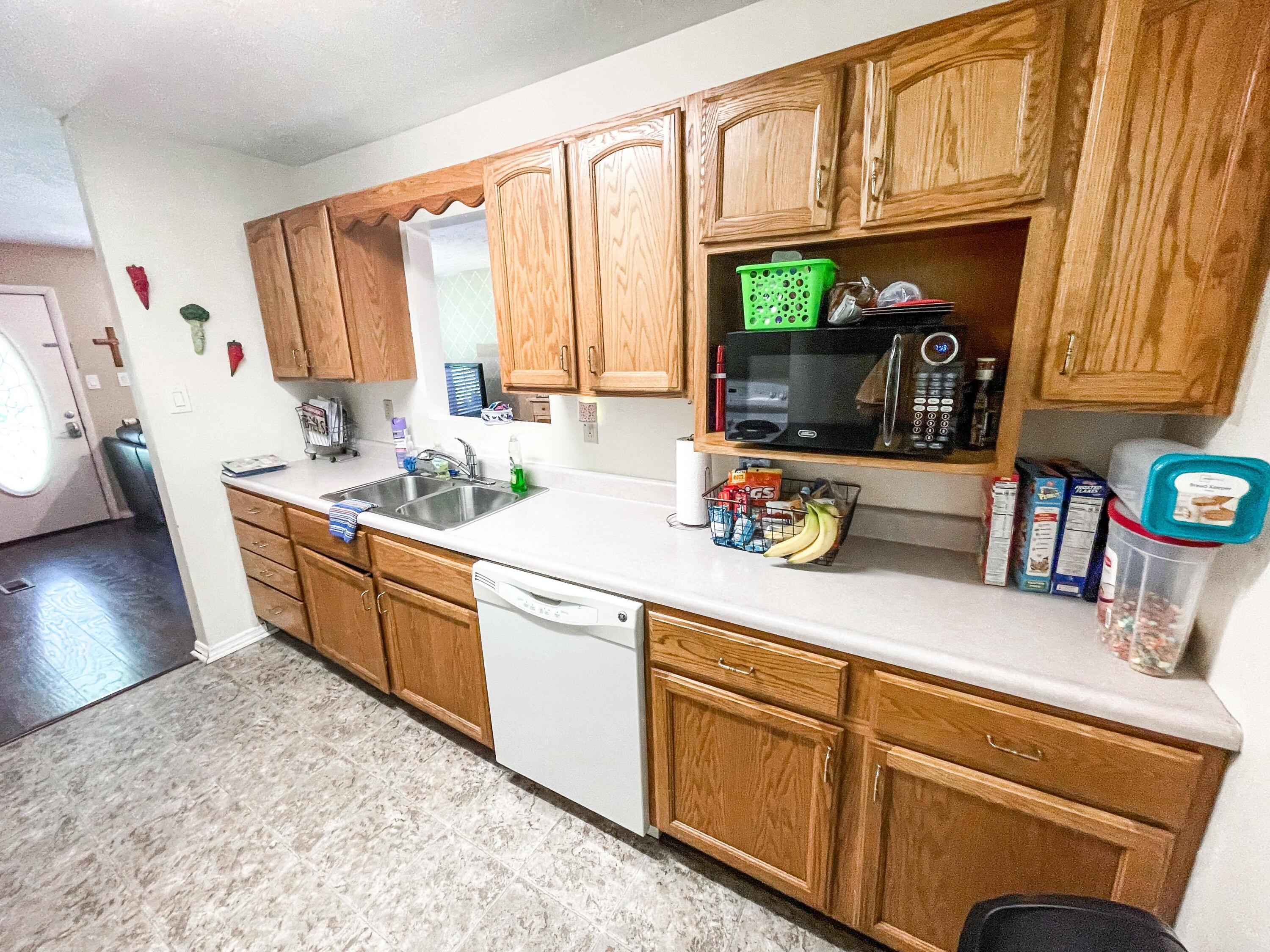 1525 Spring Hill Road Knoxville, TN 37914 - Photo 11 of 27 241397962_544402373476562_36759275612726