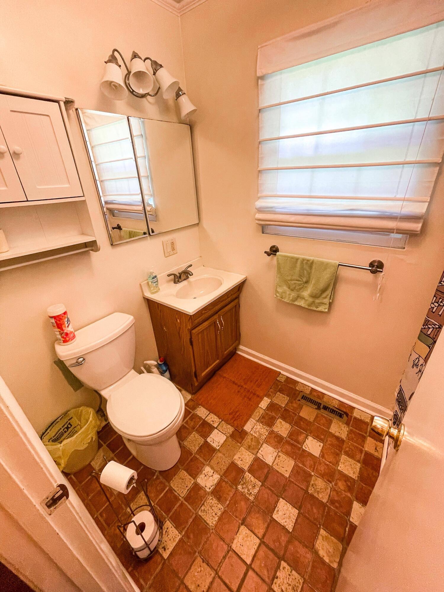 1525 Spring Hill Road Knoxville, TN 37914 - Photo 16 of 27 241158971_572691013926696_60869611168079