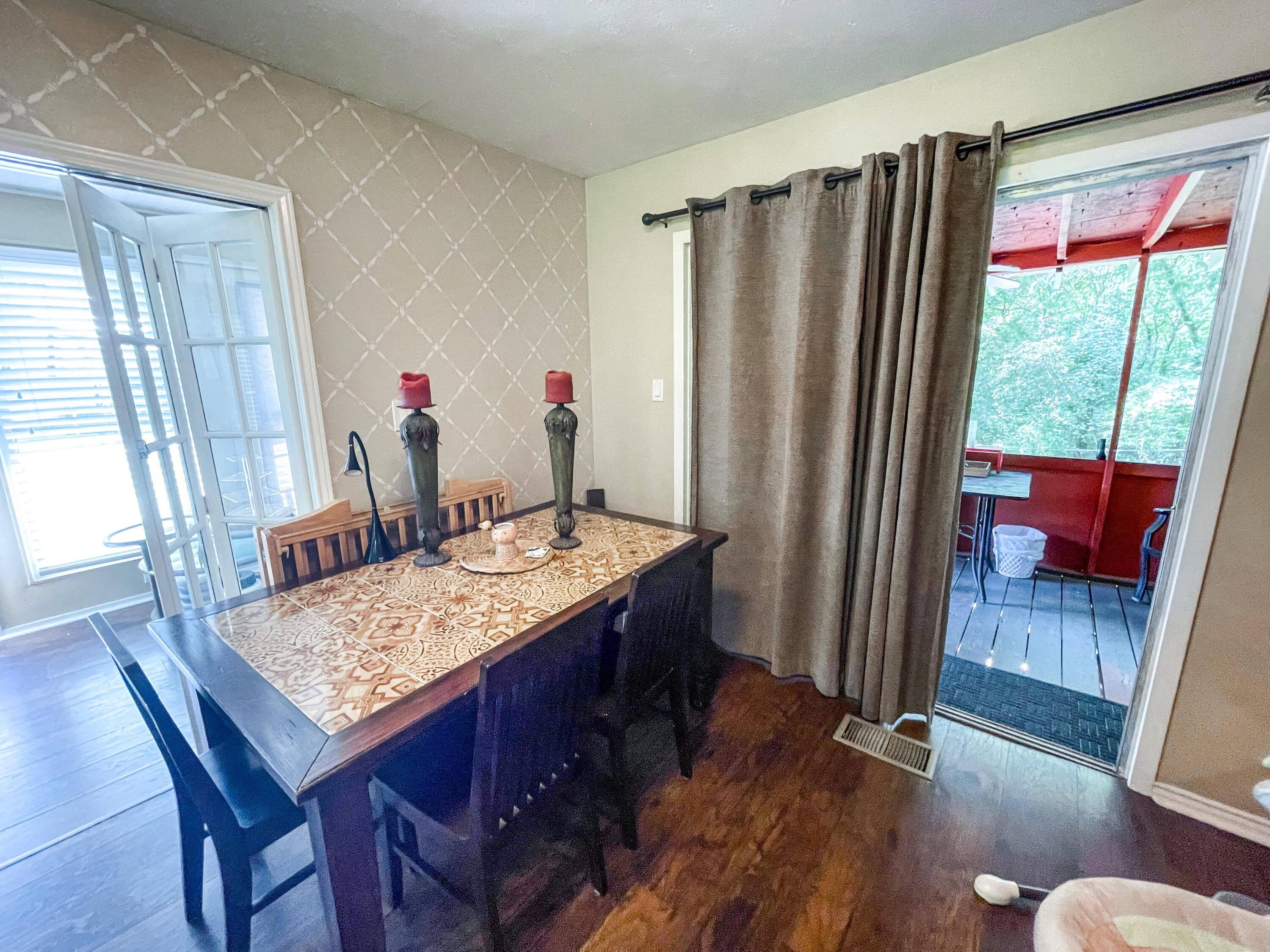 1525 Spring Hill Road Knoxville, TN 37914 - Photo 9 of 27 241034323_900490074196836_53421215732886