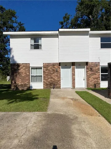$1,200 | 211 Meadows Drive, Destrehan, LA 70047