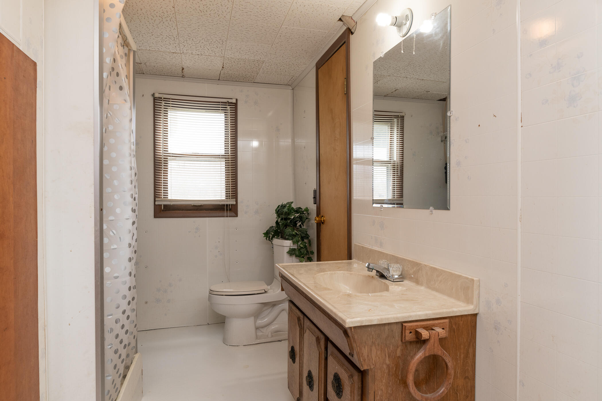 66947 Patterson Road Constantine, MI 49042 - Photo 25 of 56 LL Bathroom