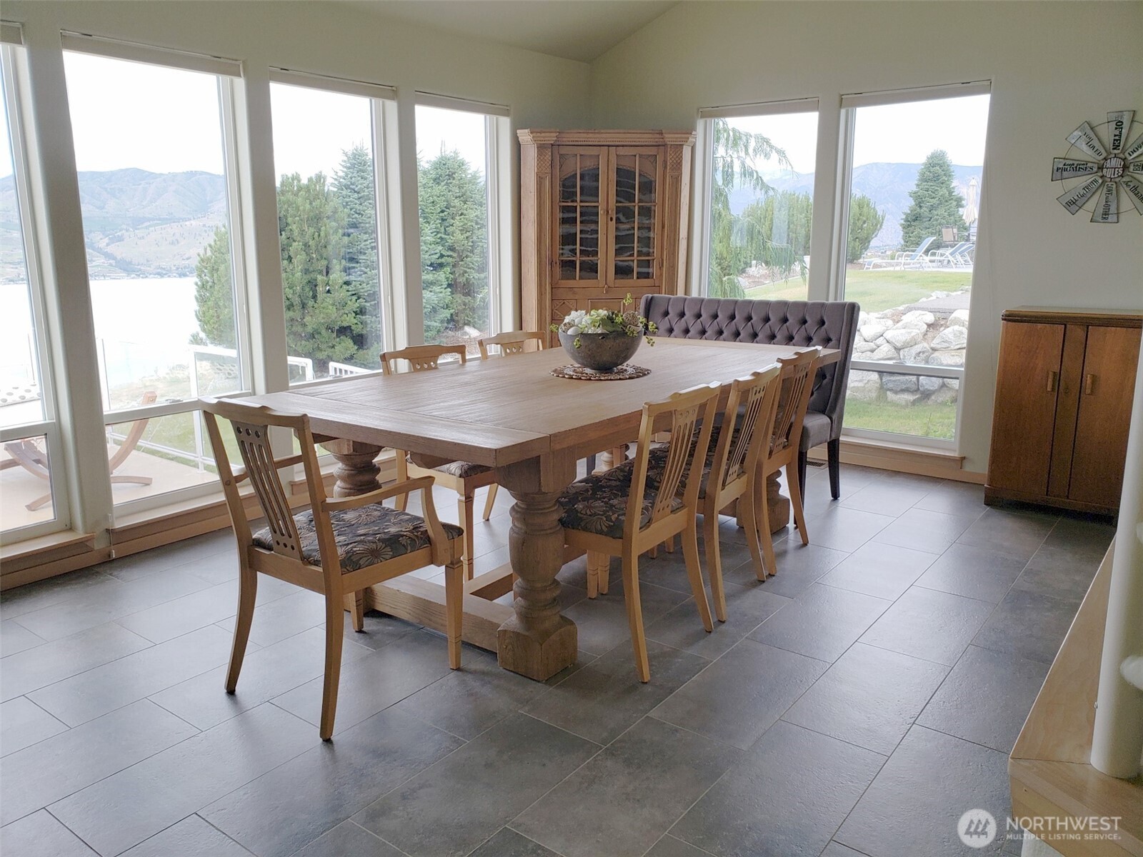 335 Henderson Road Chelan, WA 98816 - Photo 18 of 40