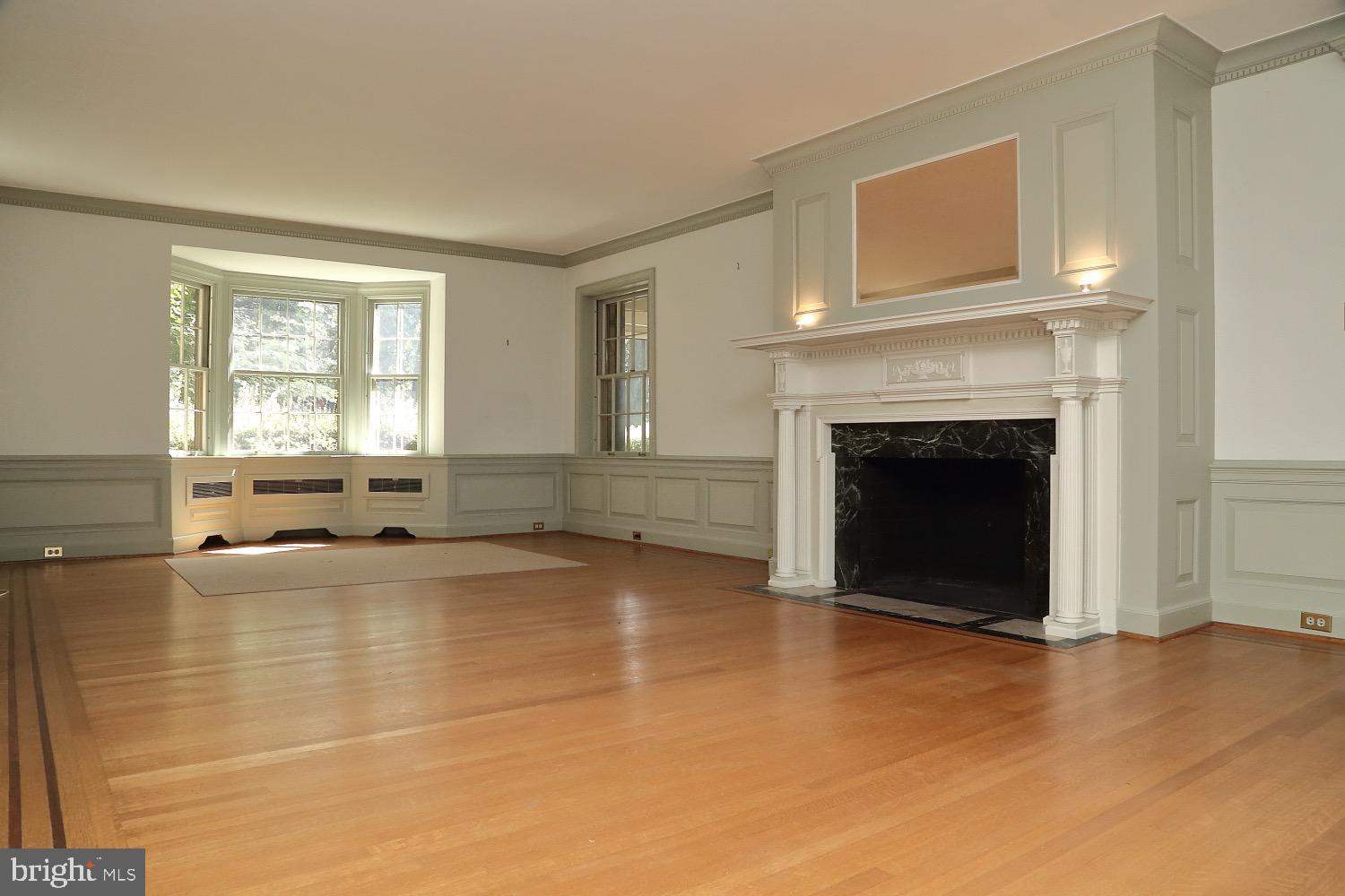 1105 Windsor Road Red Lion, PA 17356 - Photo 20 of 70 Grand LR with bowed windows facing both south...