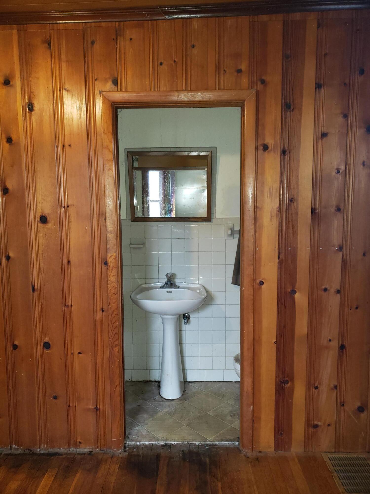 3400 Jae Valley Road Roanoke, VA 24014 - Photo 12 of 15 a bathroom with a sink and a toilet