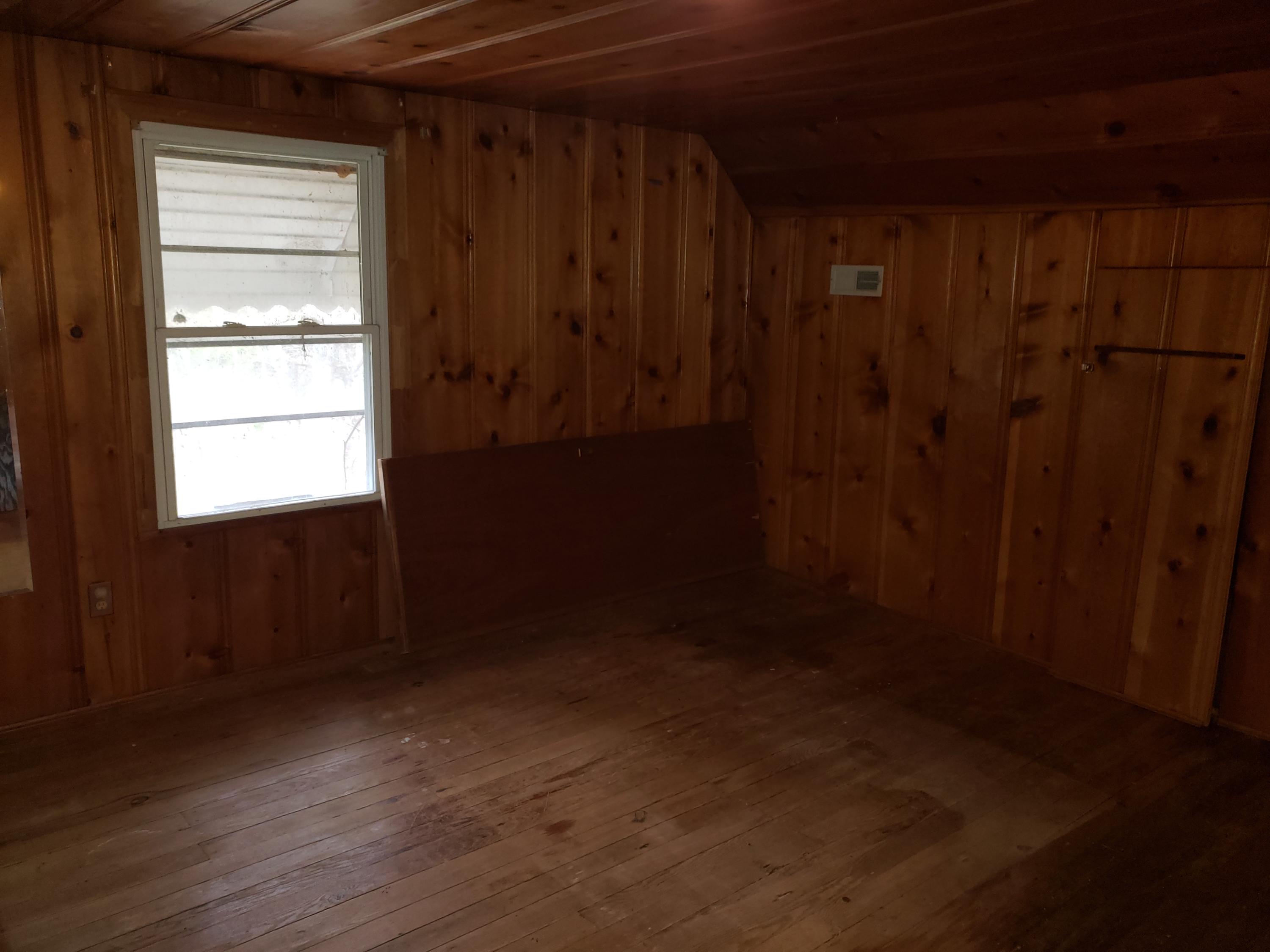 3400 Jae Valley Road Roanoke, VA 24014 - Photo 14 of 15 a view of an empty room with a window