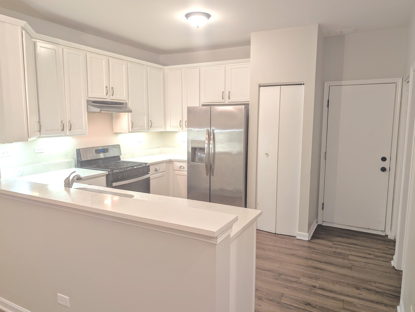 261 Springbrook Trail South Oswego, IL 60543 - Photo 2 of 24
