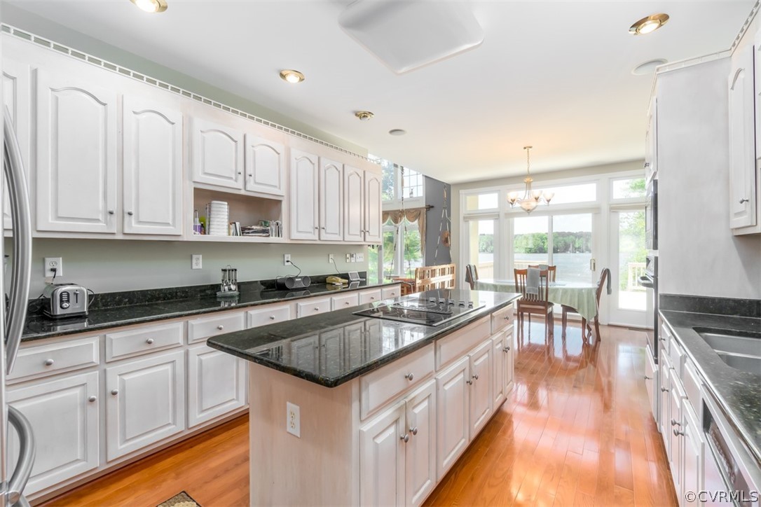 14006 Southshore Road Midlothian, VA 23112 - Photo 9 of 34