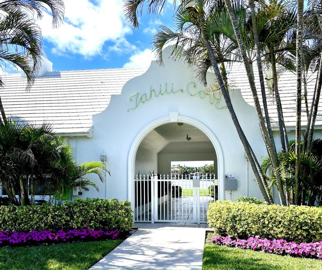 314 Venetian Drive, Unit 7 Delray Beach, FL 33483 - Photo 2 of 14 314 Tahiti Cove #7