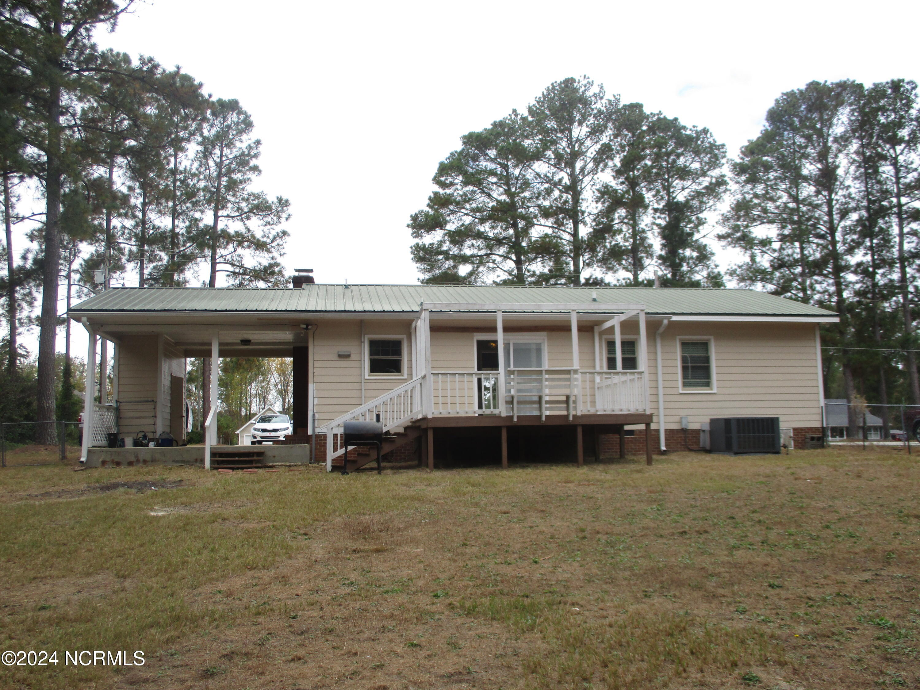 9821 Turnpike Road Laurinburg, NC 28352 - Photo 18 of 19 Back View