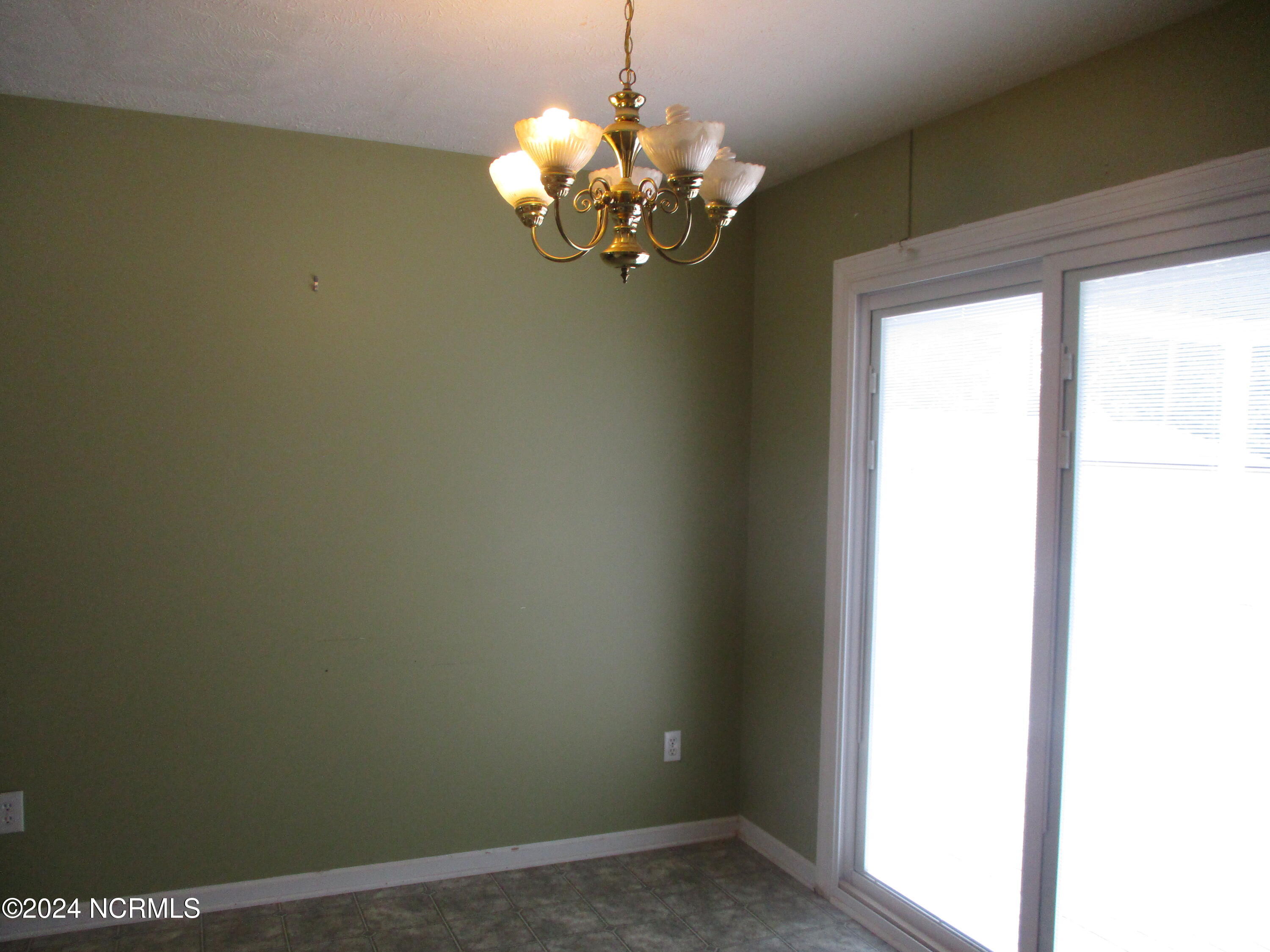 9821 Turnpike Road Laurinburg, NC 28352 - Photo 4 of 19 Dining Room