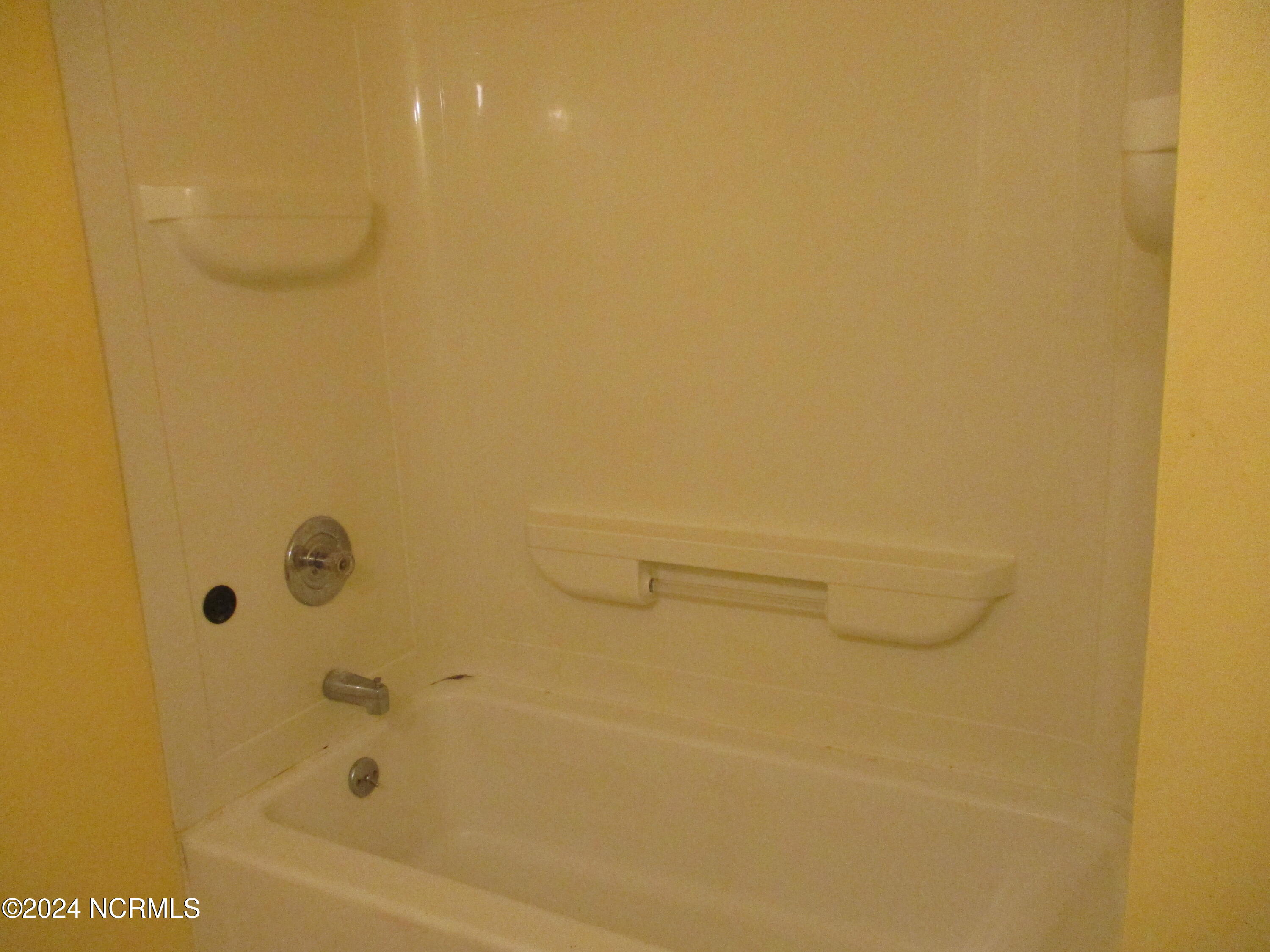 9821 Turnpike Road Laurinburg, NC 28352 - Photo 8 of 19 Hall Full Bath