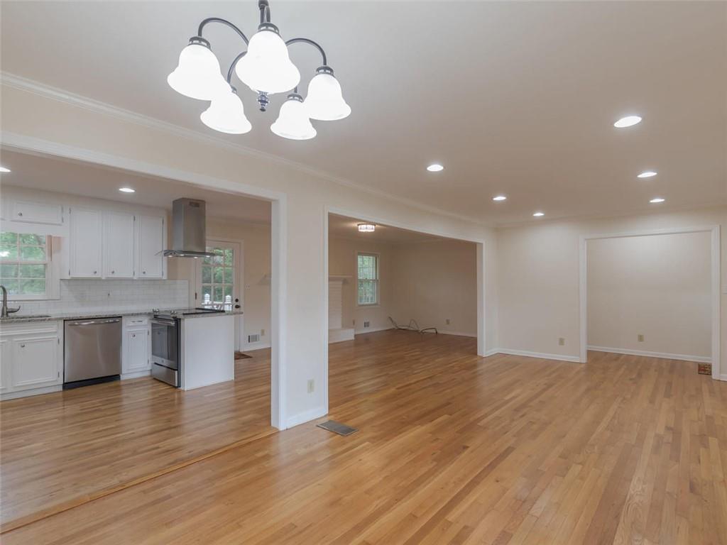 1110 Grimes Bridge Road Roswell, GA 30075 - Photo 5 of 31