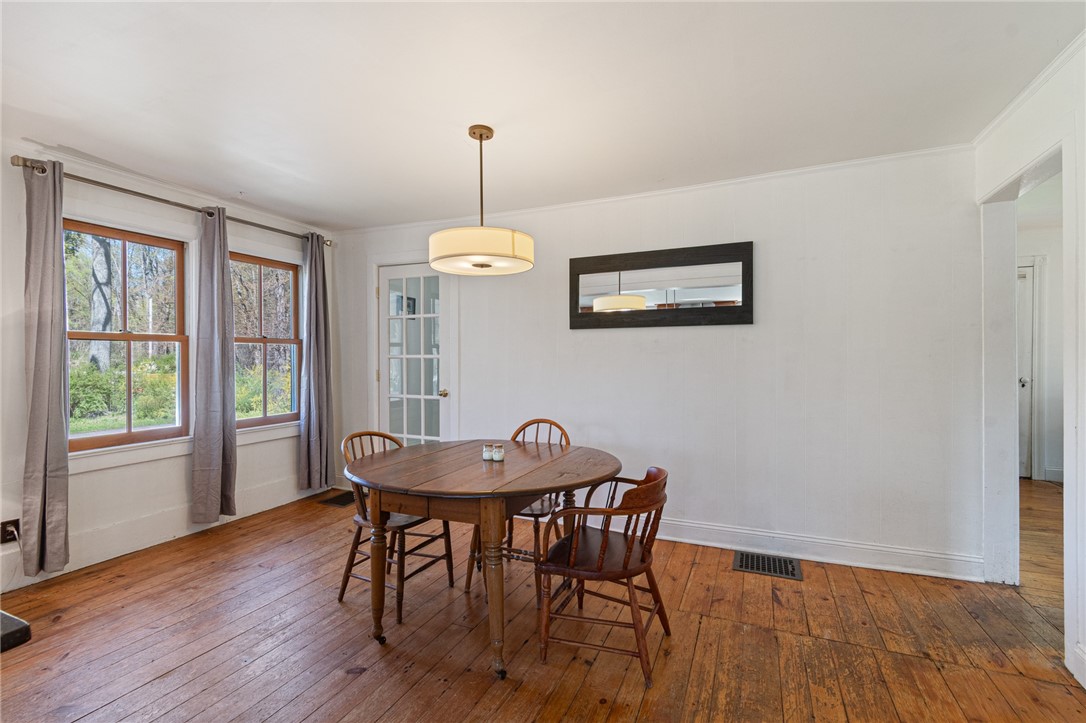 4427 Boynton Road Walworth, NY 14568 - Photo 12 of 49 The kitchen eating area - note the well kept vint