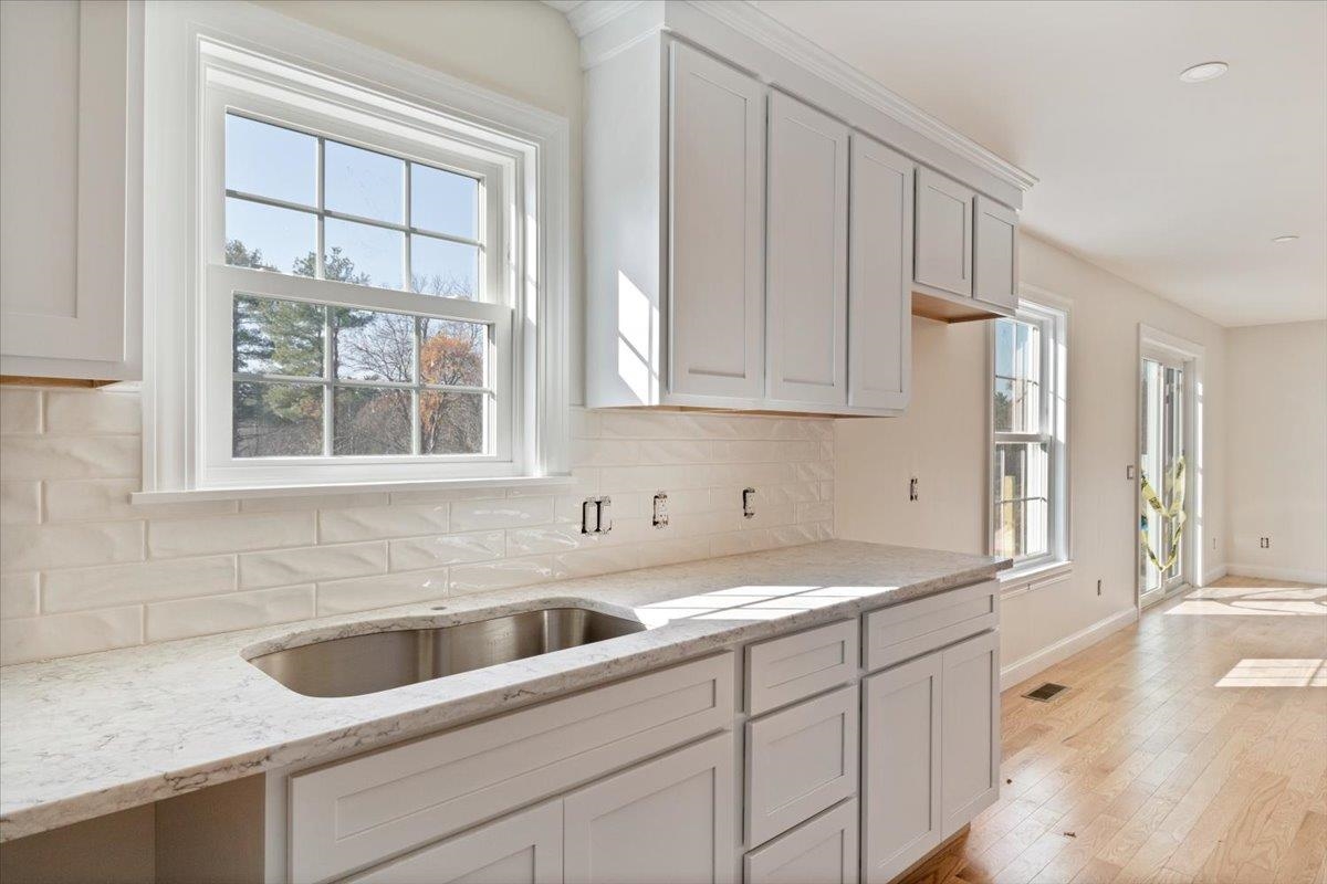 72 South Road North Hampton, NH 03862 - Photo 12 of 40