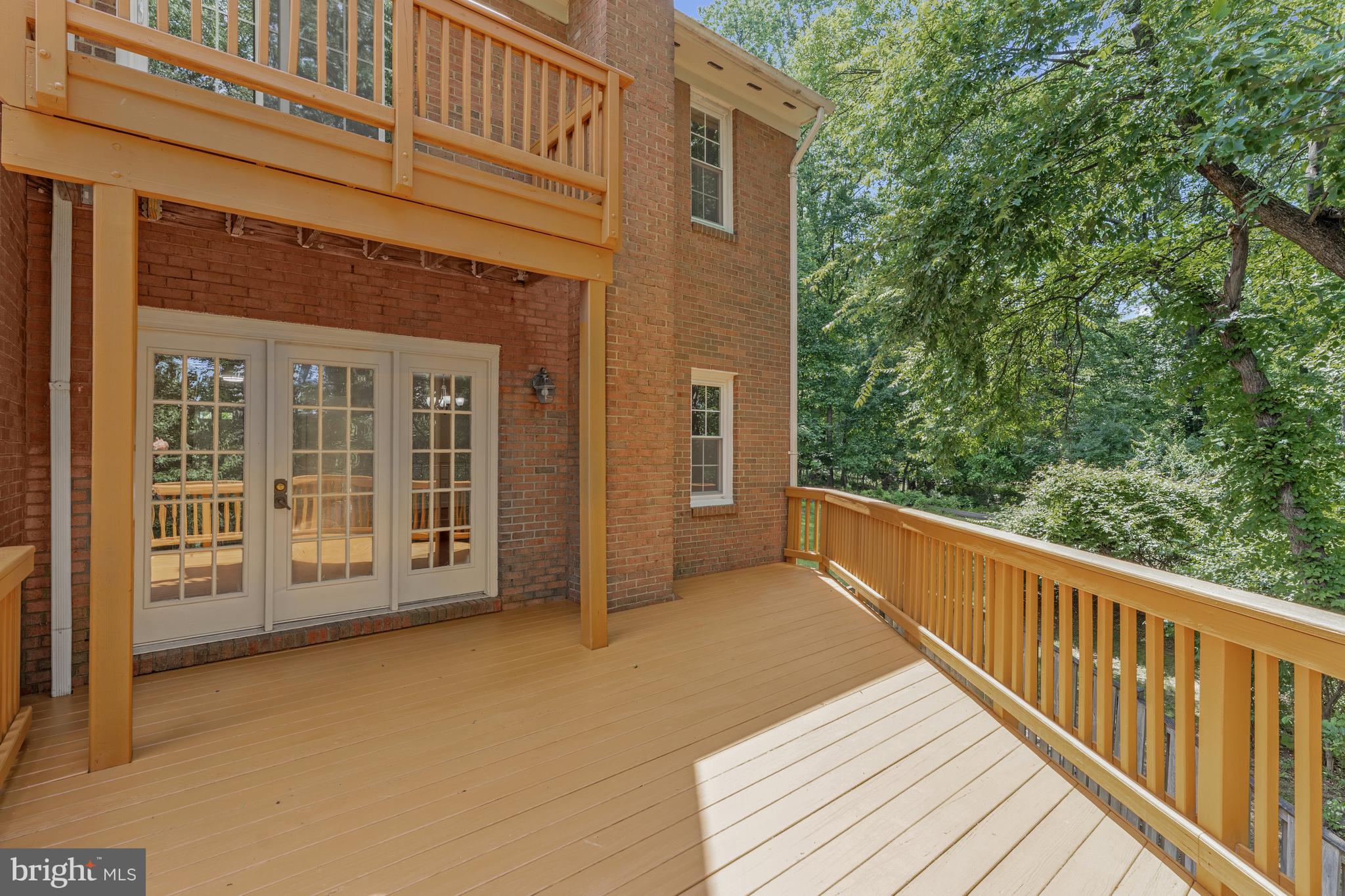 8530 Raglan Road Vienna, VA 22182 - Photo 16 of 59 Wonderful deck and balcony