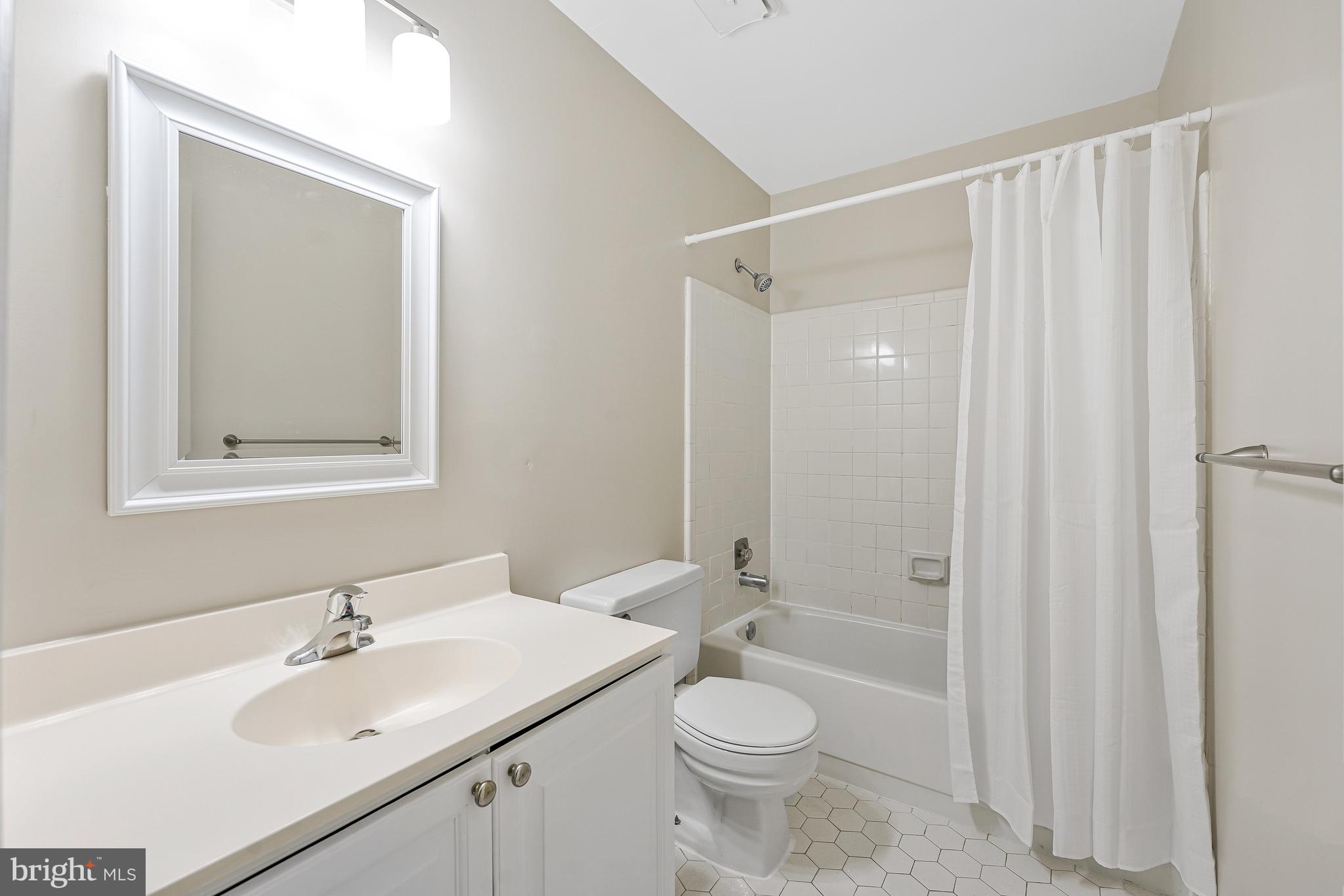 8530 Raglan Road Vienna, VA 22182 - Photo 28 of 59 Hallway bathroom