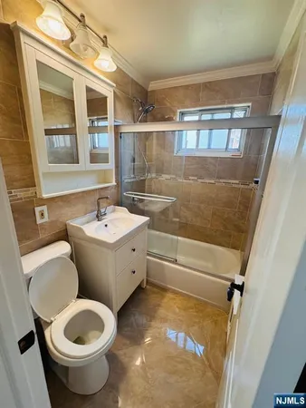 $2,200 | 1495 Terrace Circle, Unit 6, Teaneck, NJ 07666