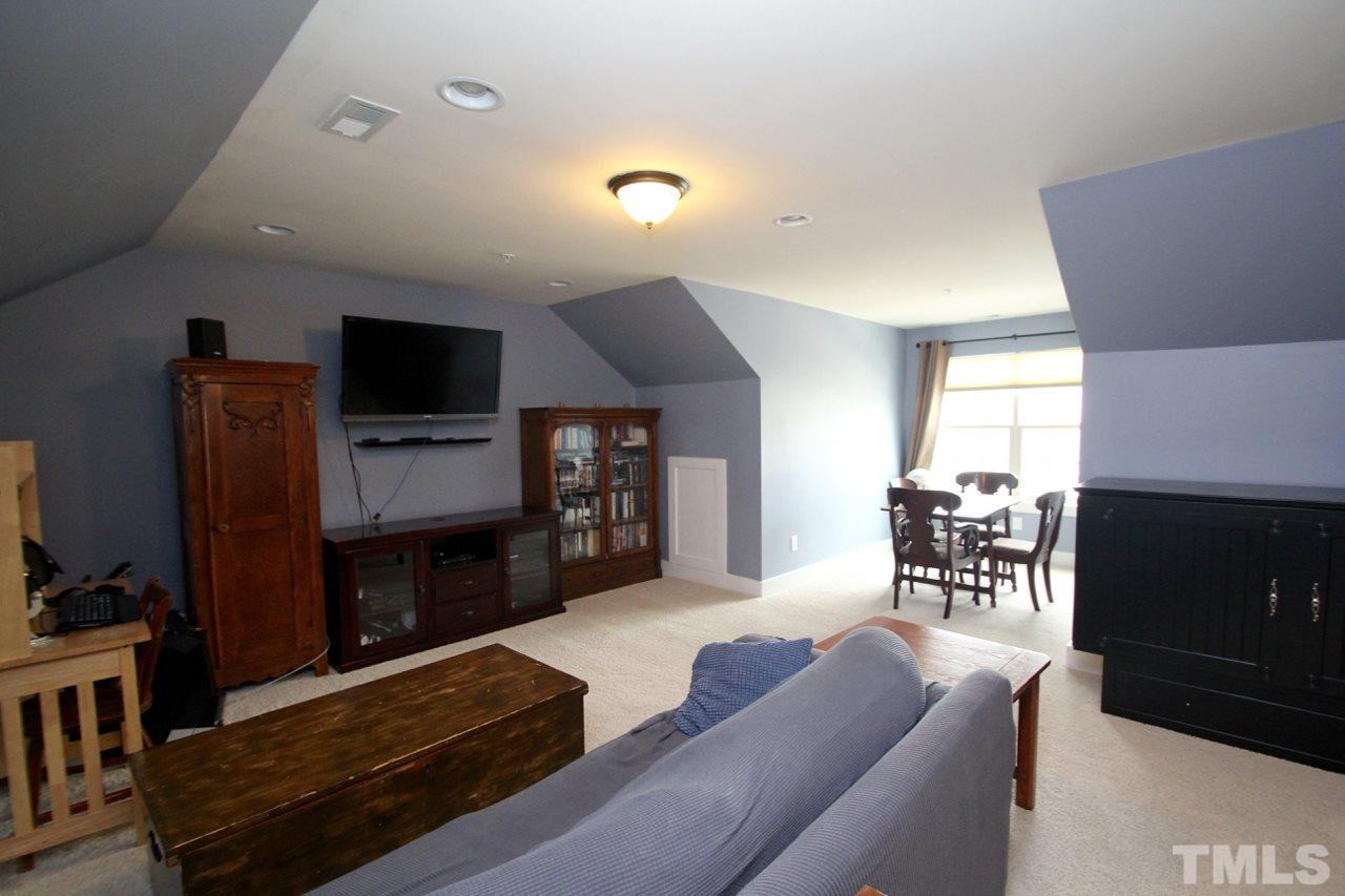 9205 Semana Walk Raleigh, NC 27617 - Photo 17 of 25 Gallery Image 17