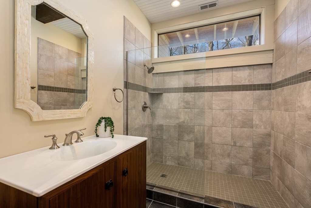 75 Croton Street Wellesley, MA 02481 - Photo 22 of 28 Gallery Image 22