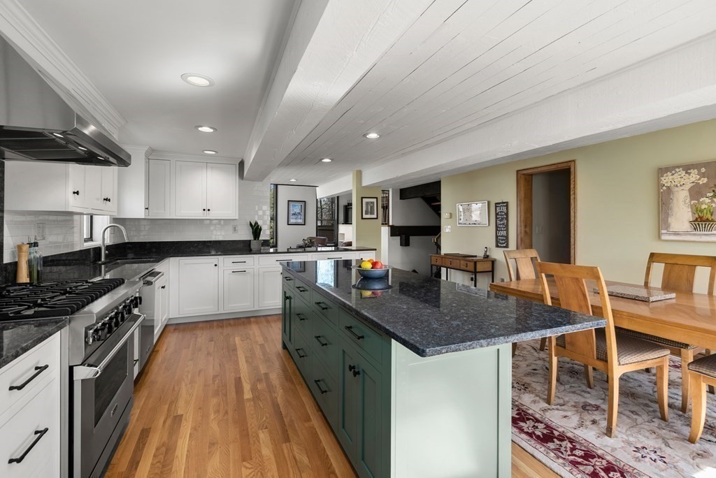 75 Croton Street Wellesley, MA 02481 - Photo 5 of 28 Gallery Image 5
