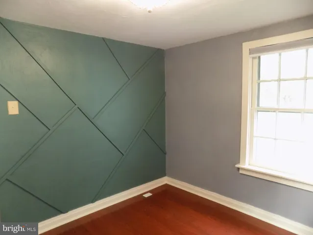 a view of empty room with window