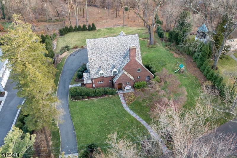 69 Edgewood Road, Summit, NJ 07901 Compass