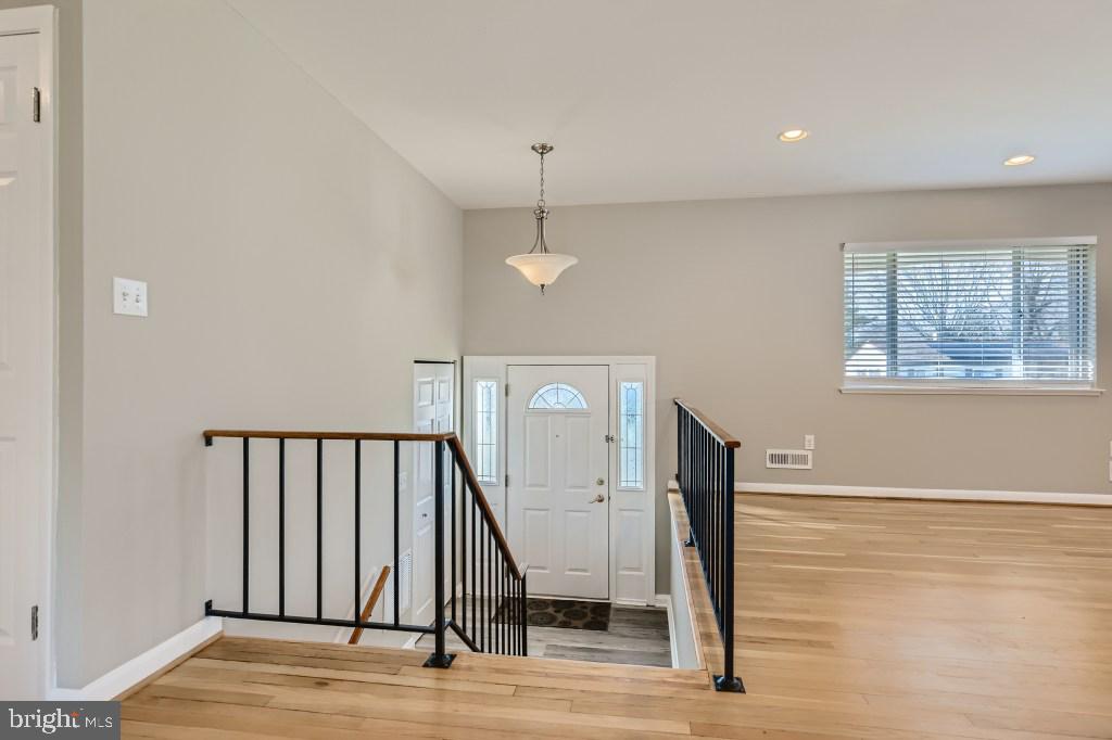 6112 Moorefield Road Catonsville, MD 21228 - Photo 3 of 21 Gallery Image 3