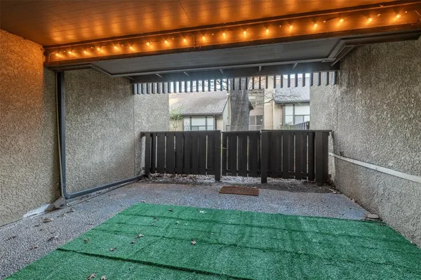 a view of yard from a balcony