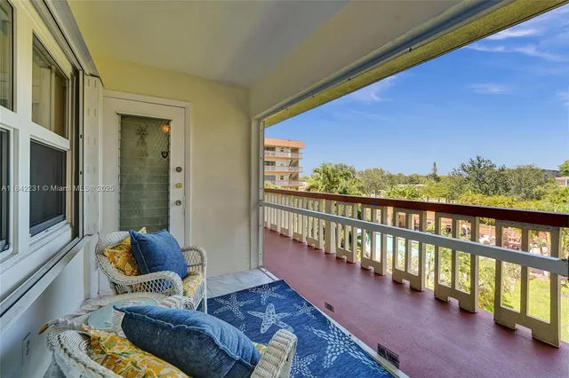 $2,000 | 5300 Washington Street, Unit V308, Hollywood, FL 33021