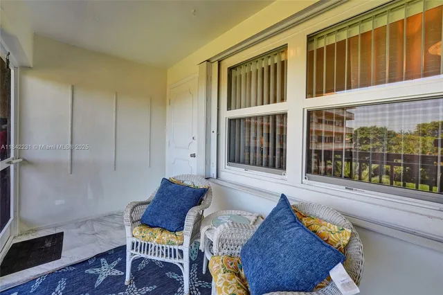 $2,000 | 5300 Washington Street, Unit V308, Hollywood, FL 33021